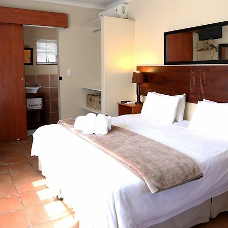 Morulana Guest House Kempton Park Exterior foto