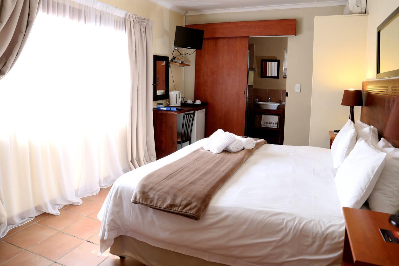 Morulana Guest House Kempton Park Exterior foto