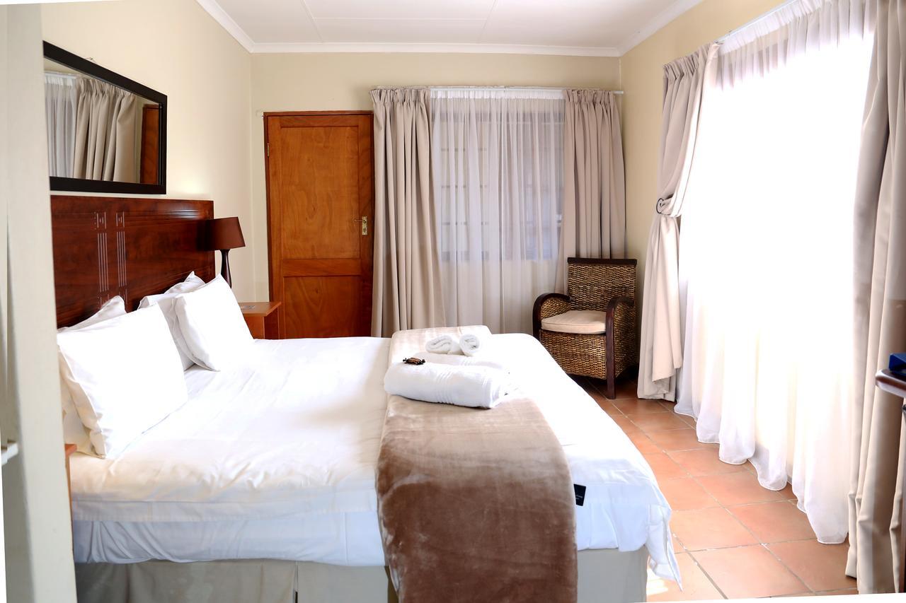 Morulana Guest House Kempton Park Exterior foto
