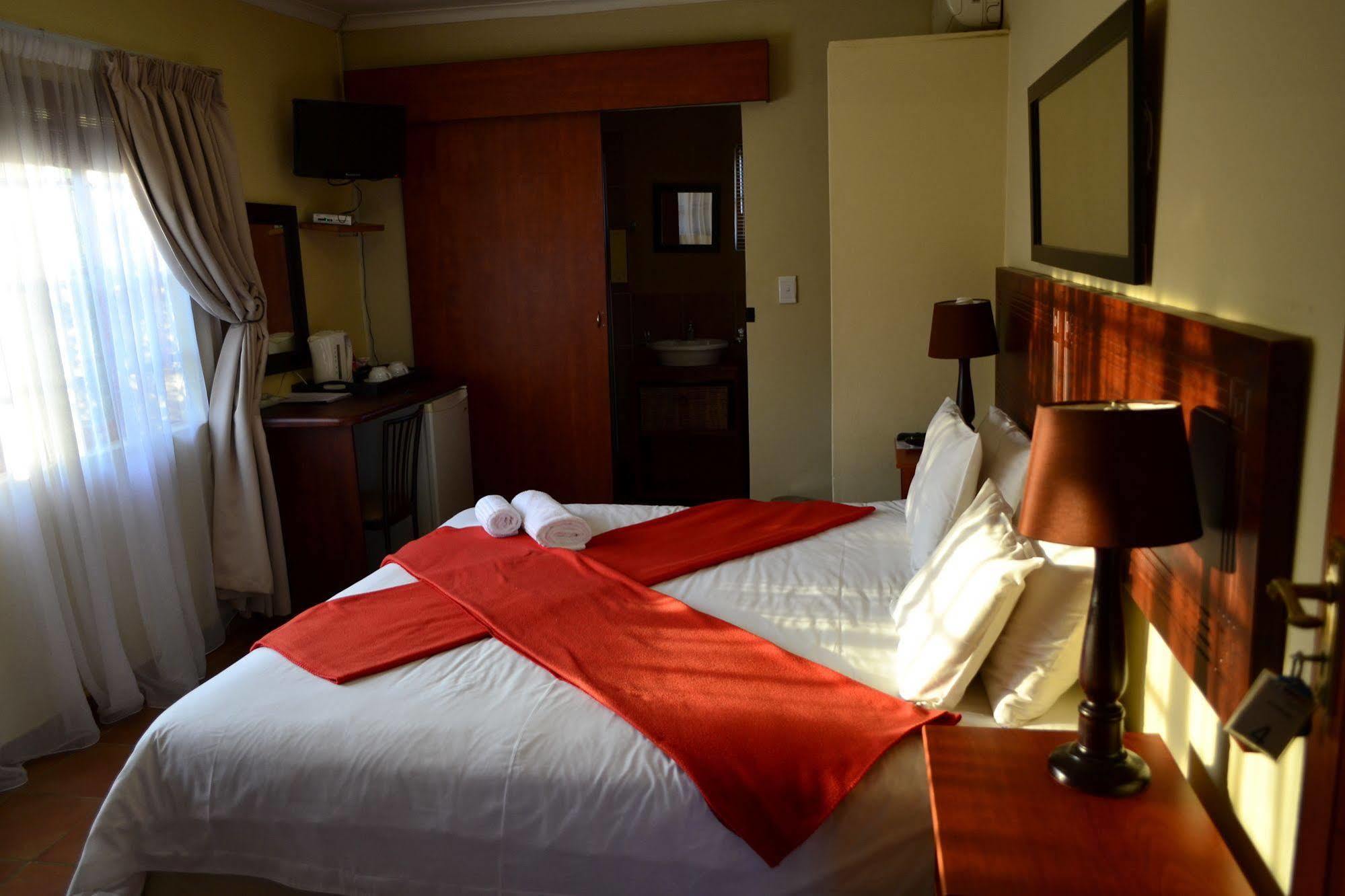 Morulana Guest House Kempton Park Exterior foto