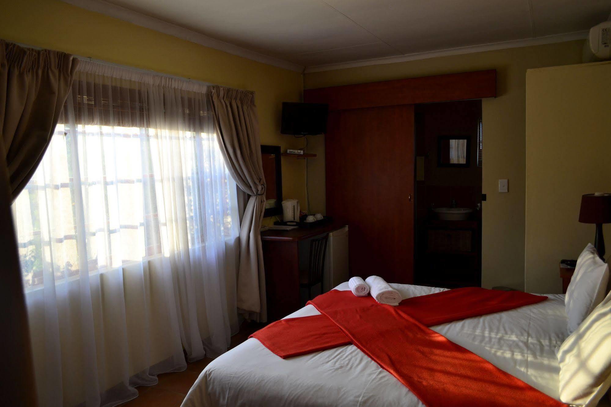 Morulana Guest House Kempton Park Exterior foto